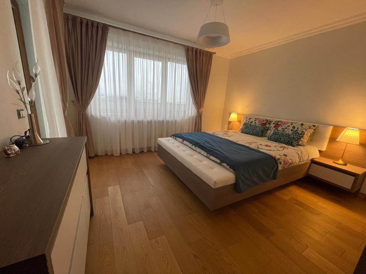 Villa Sunny House à Suceava Extérieur photo