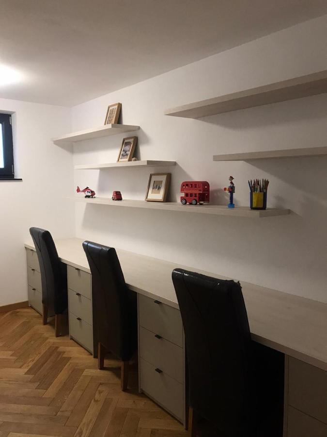 Villa Sunny House à Suceava Extérieur photo