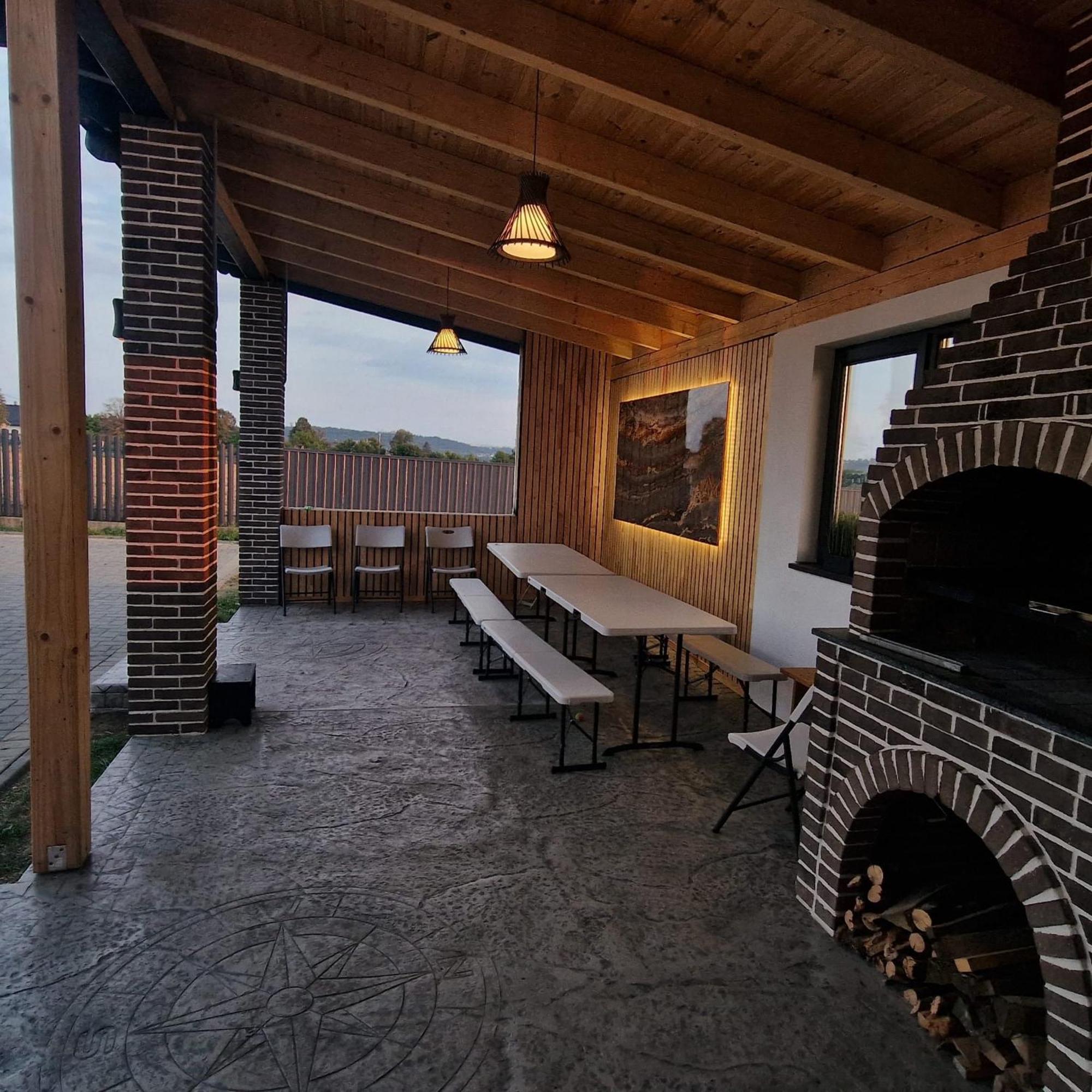 Villa Sunny House à Suceava Extérieur photo